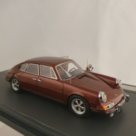 Porsche 911 Sedan 4 doors 1972 burgundy 1/43 Matrix MX41607025