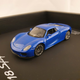 Porsche 918 Spyder Bleu 3D Encadré dans une boîte d’ombre - échelle 1:37