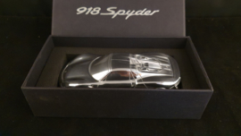 Porsche 918 Spyder - Presse papier - Mitarbeiter december 2013