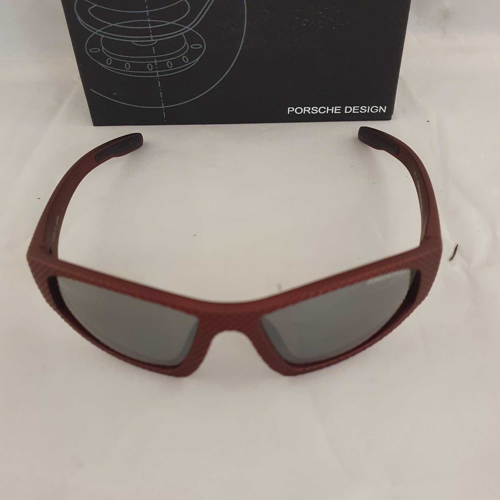 Porsche Design P3005F-130 zonnebril bordeaux rood