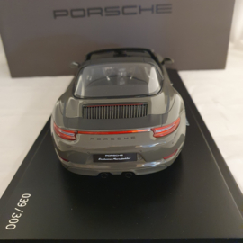 Porsche 991 Targa 4S 2018 gris 1:18 - WAX02100029