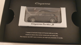 Porsche Cayenne Platinum Editie Turbo S 2017 - Presentatiebox Spanje