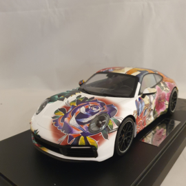 Porsche 911 992 Carrera 4S Coupé design Fleurs 2019 1/18 Minichamps 155067329