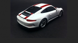 Porsche 911 (991.2) R weiß mit rotem Streifen