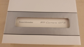 Porsche 911 991 Carrera GTS 2014 - Press information set with pen and USB stick
