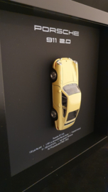 Porsche 911 2.0 Coupé Beige 3D Eingerahmt in Schattenbox - Maßstab 1:37