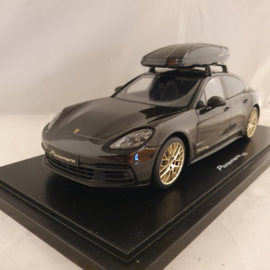 Porsche Panamera 10 Years Edition 2019 1:18 - Spark - WAXL2100006