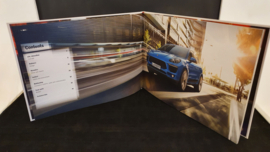 Porsche Macan 2013 - Hardcover showroom brochure