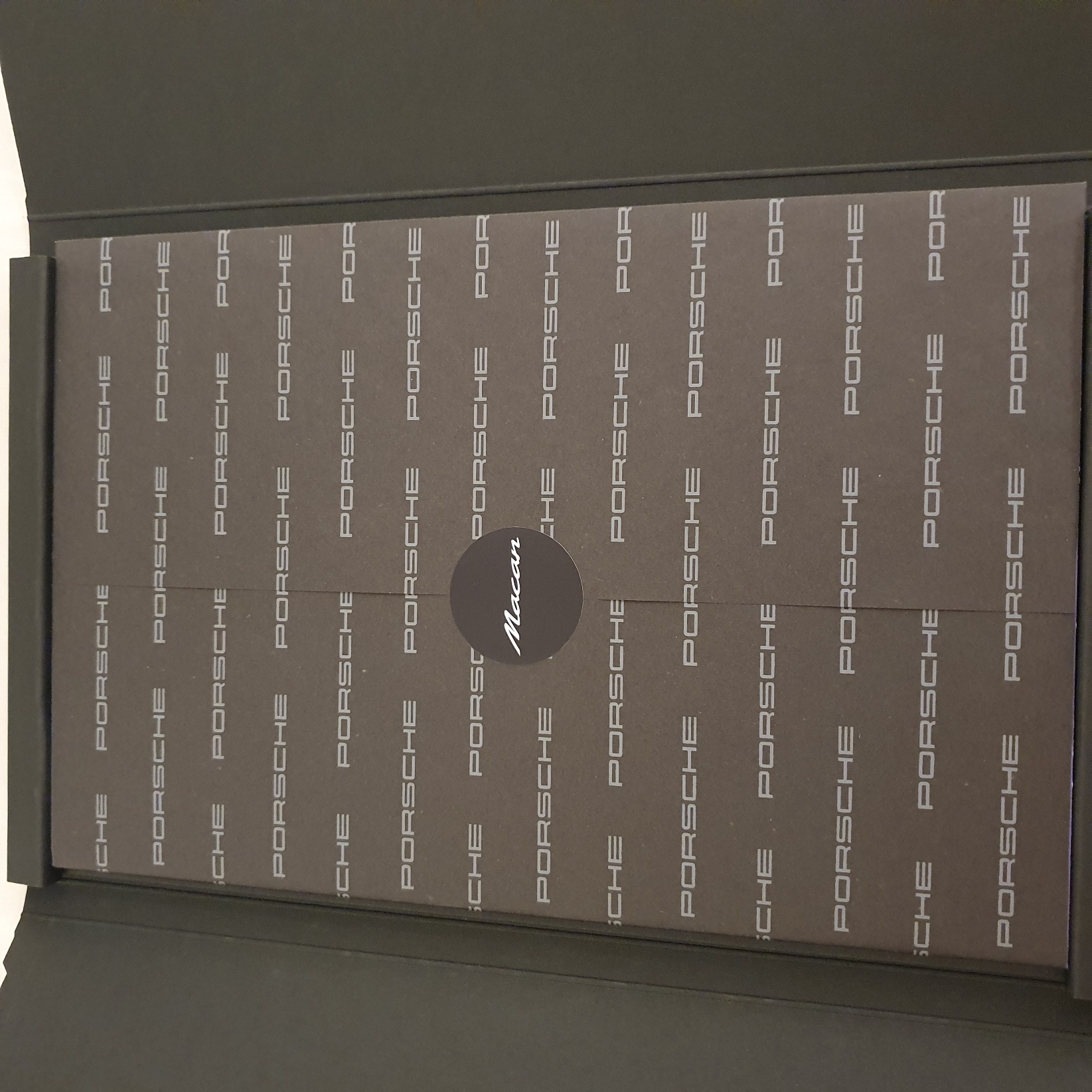 Porsche Macan 2024 Lookbook Brochure - WMAA23000130