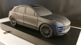 Porsche Macan - Presse Papier op sokkel - Porsche museum