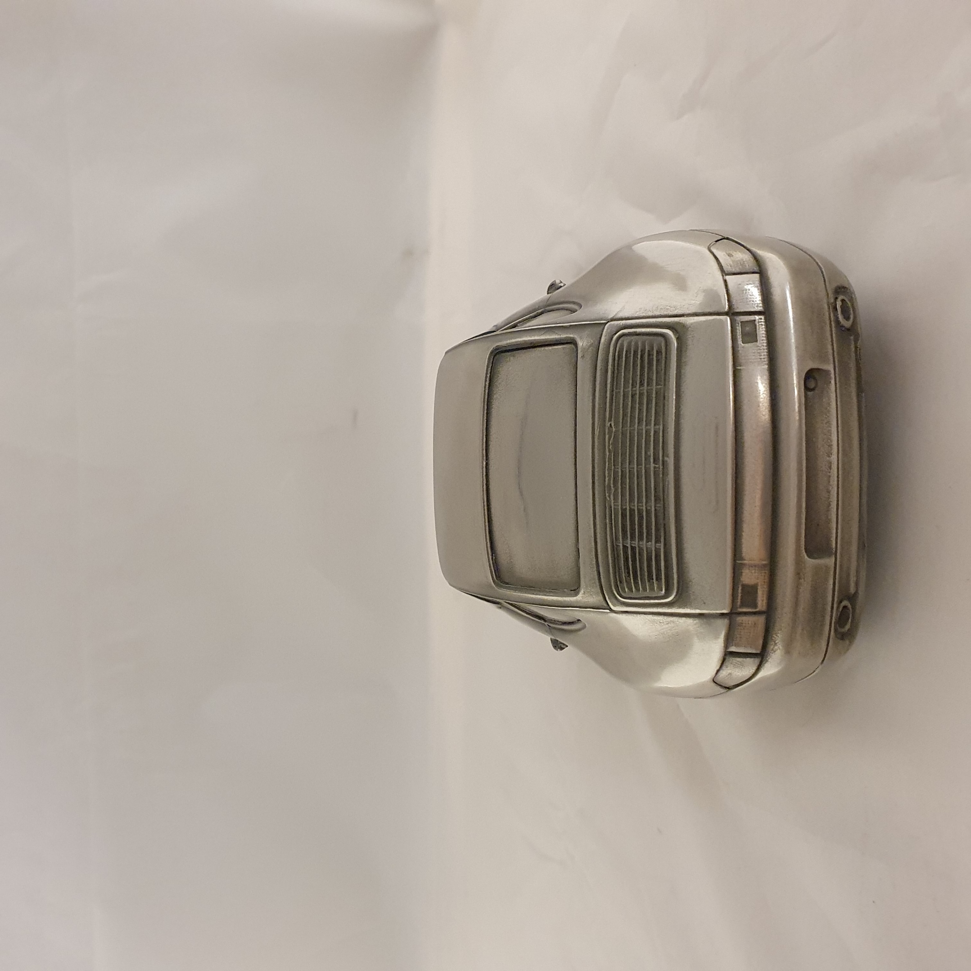Porsche 911 993 Carrera 1:18 - Silver tin paperweight