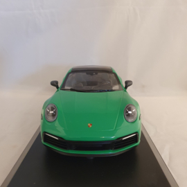 Porsche 911 992 Carrera 4S 2019 Vert Python 1/18 Minichamps 155067325