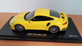 Porsche 911 (991 II) Turbo S - Racing Yellow