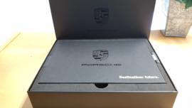 Porsche E-mobility Mailing box - Destination Future