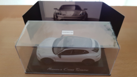Porsche Mission E Cross Turismo 2018 - Light Grey Metallic
