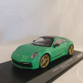 Porsche 911 992 Carrera 4S 2019 Vert Python 1/18 Minichamps 155067325