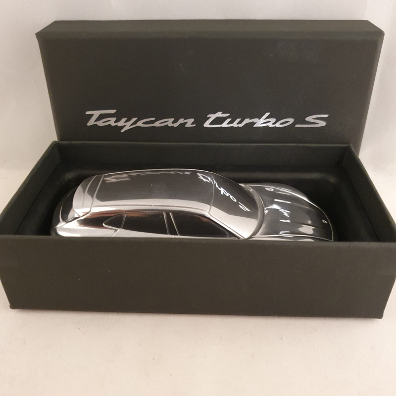 Porsche Taycan Sport Turismo Turbo S 2023 - Briefbeschwerer