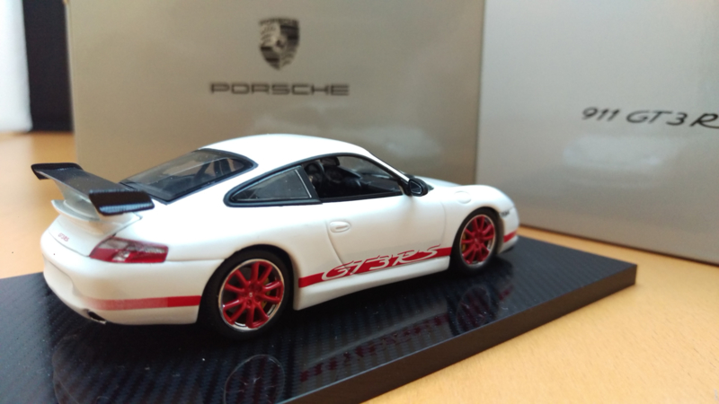 Porsche 911 996 Gt3 Rs Weiss Rot 03 Strassenversionen Porsche 911 Flatsix Sportscar Collectables