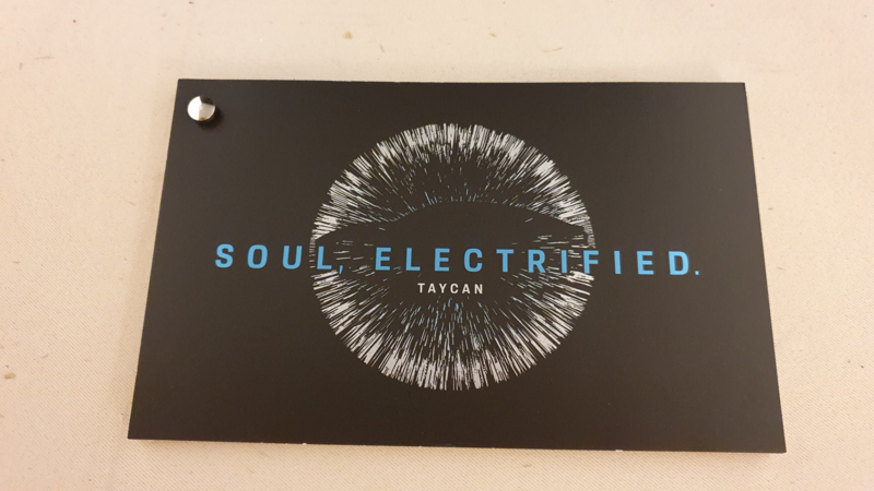 Porsche Taycan Broschüre - Soul Electrified