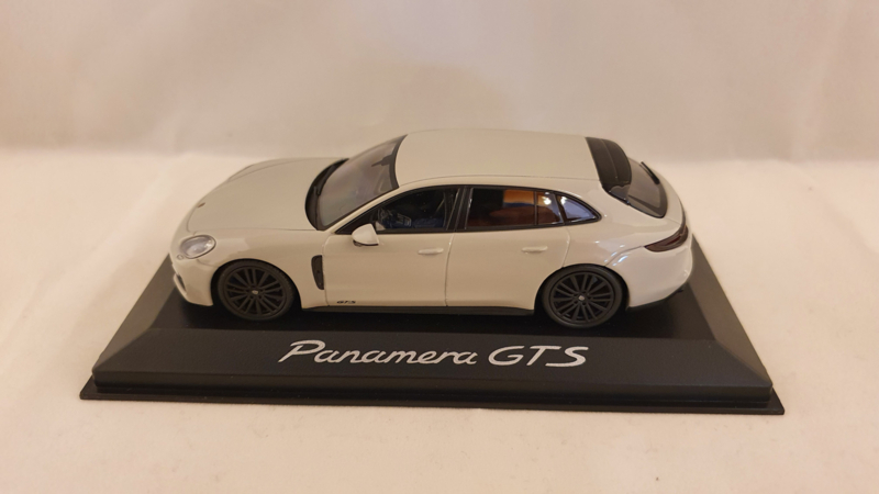 Porsche Panamera GTS Sport Turismo 2018 - WAP0207640J