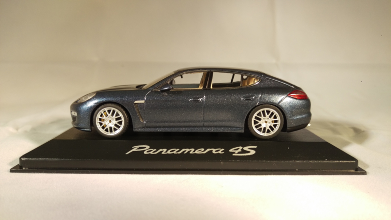 Porsche Panamera 4 S - 2009