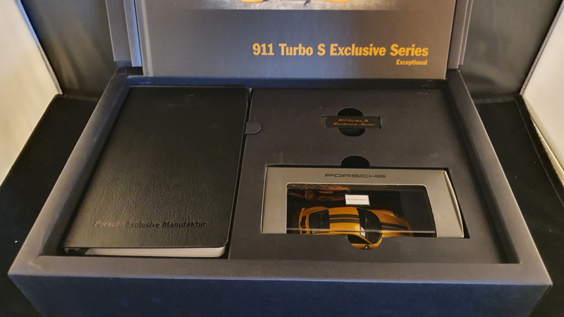 Porsche 911 991.2 Turbo S Exclusive série - Boîte cadeau pour les