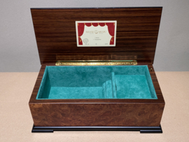 Muziekdoos Reuge met houten inleg motief 22 tonen
