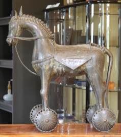 Metalen tempelpaard - oud
