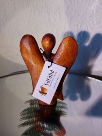 Houten engel met seleniet bedel