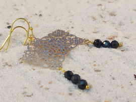Gouden oorhangers met groene toermalijn