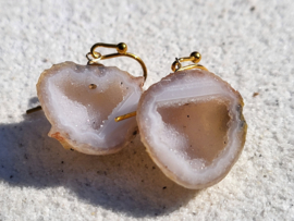 mini agaat geode oorbellen