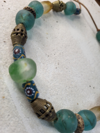Afrikaanse ketting met handgemaakte items