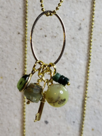 ketting met diverse bedels groen