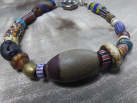 Unieke armband met shiv lingham en trade beads