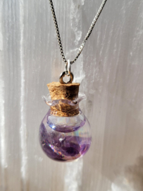 Hanger met water van The Chalice Well en amethist