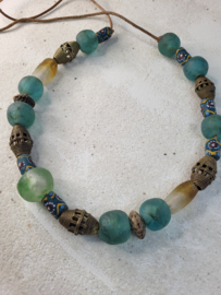 Afrikaanse ketting met handgemaakte items