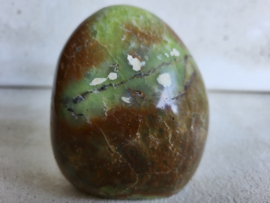 Groene opaal sculptuur