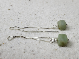 chain oorbellen met groen opaal