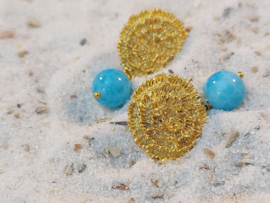 oorstekers anjer met chalcedoon