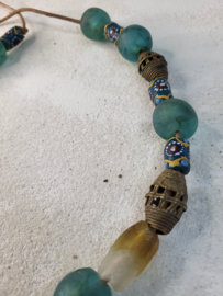 Afrikaanse ketting met handgemaakte items