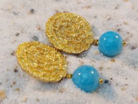 oorstekers anjer met chalcedoon
