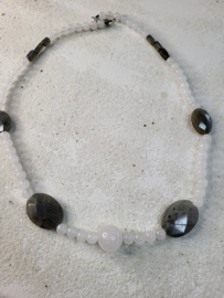 ketting van seleniet en labradoriet