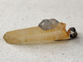 Tangerine kwarts met herkimer diamantje