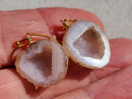 mini agaat geode oorbellen