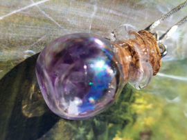 Hanger met water van The Chalice Well en amethist
