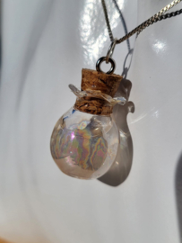 Hanger met water van The Chalice Well en rozenkwarts