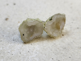 mini agaat geode oorstekers