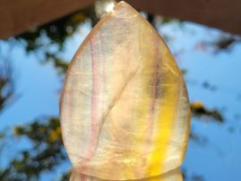 regenboog fluoriet sculptuur