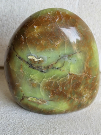 Groene opaal sculptuur