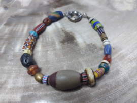 Unieke armband met shiv lingham en trade beads